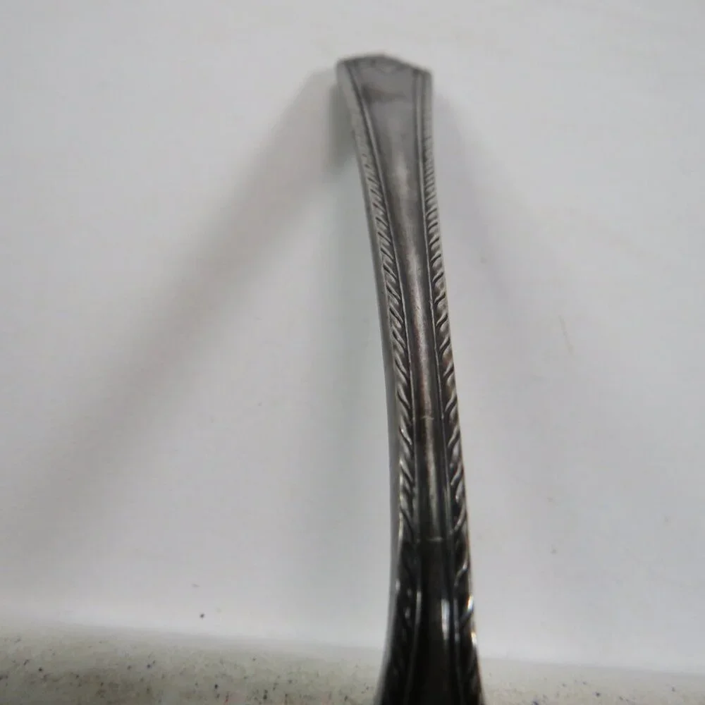 Grosvenor Butter Knife 1921 Oneida AA Silver Plated